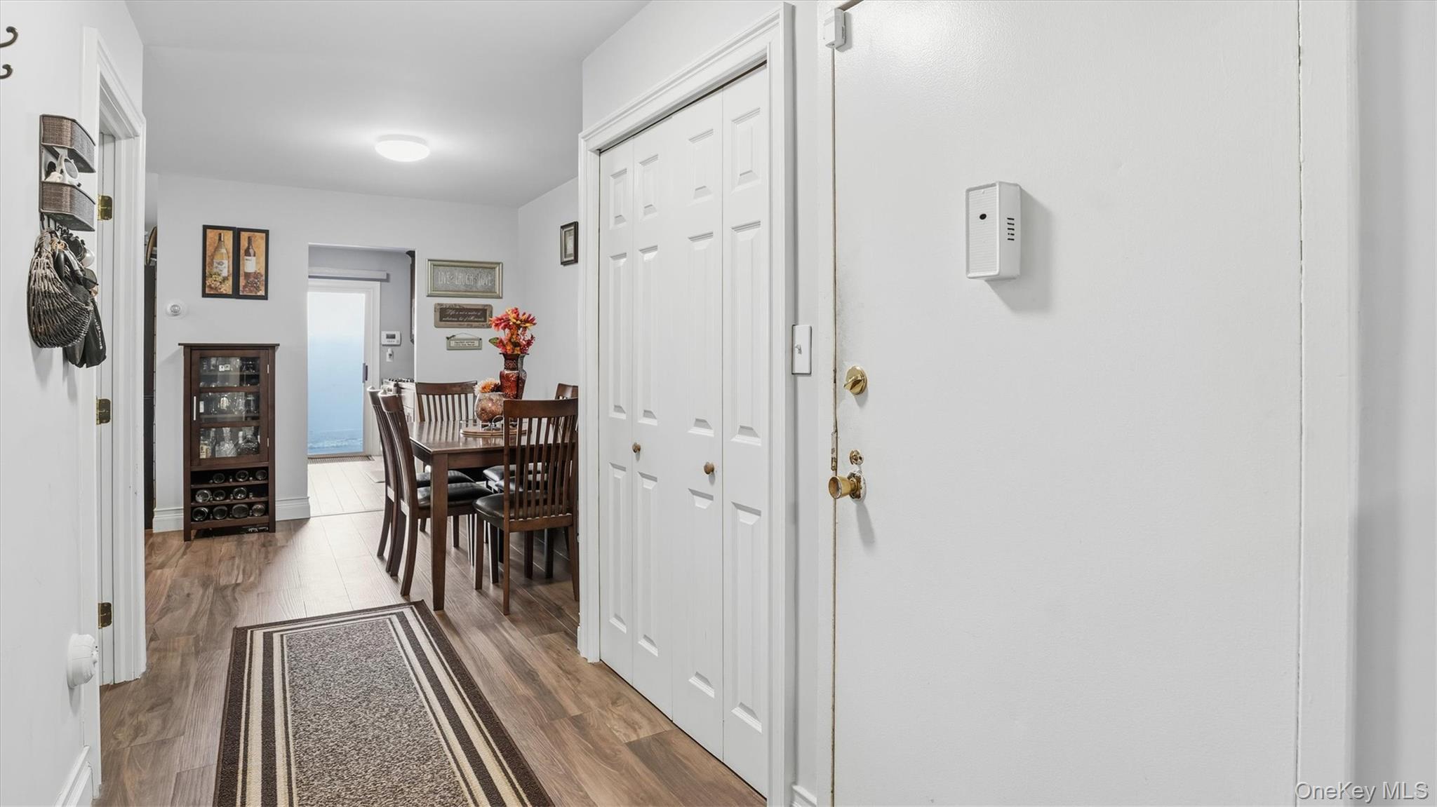 #4 photo, 460 Old Town Road, सफ़ोक काउंटी Port Jefferson Station , NY 11766