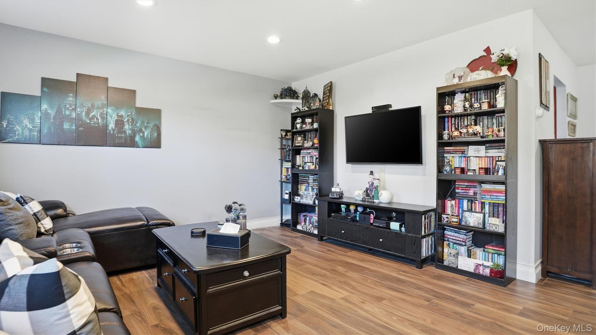 #7 photo, 460 Old Town Road, सफ़ोक काउंटी Port Jefferson Station , NY 11766