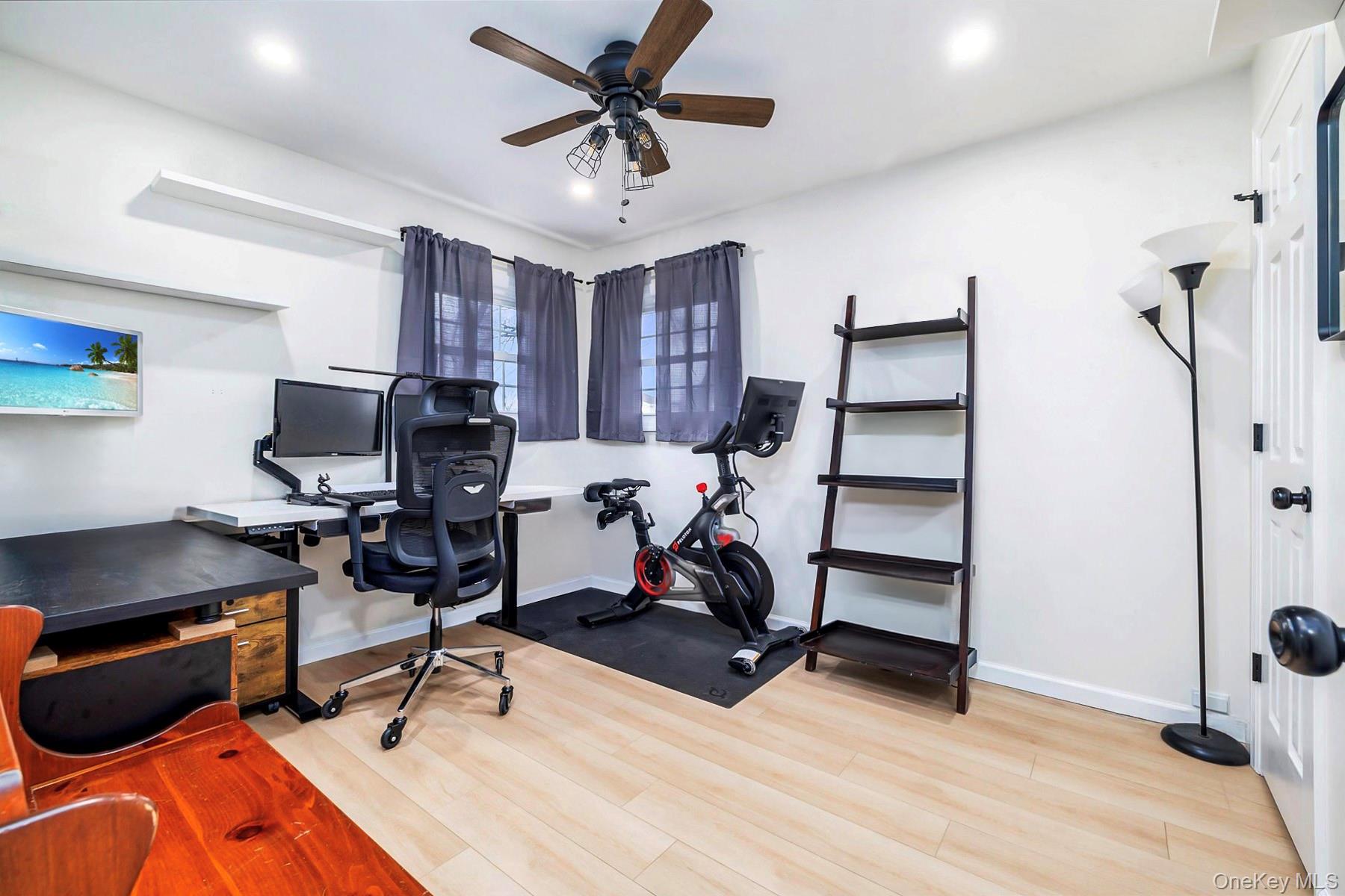 #11 photo, 312 W 20th Street, सफ़ोक काउंटी Deer Park , NY 11729