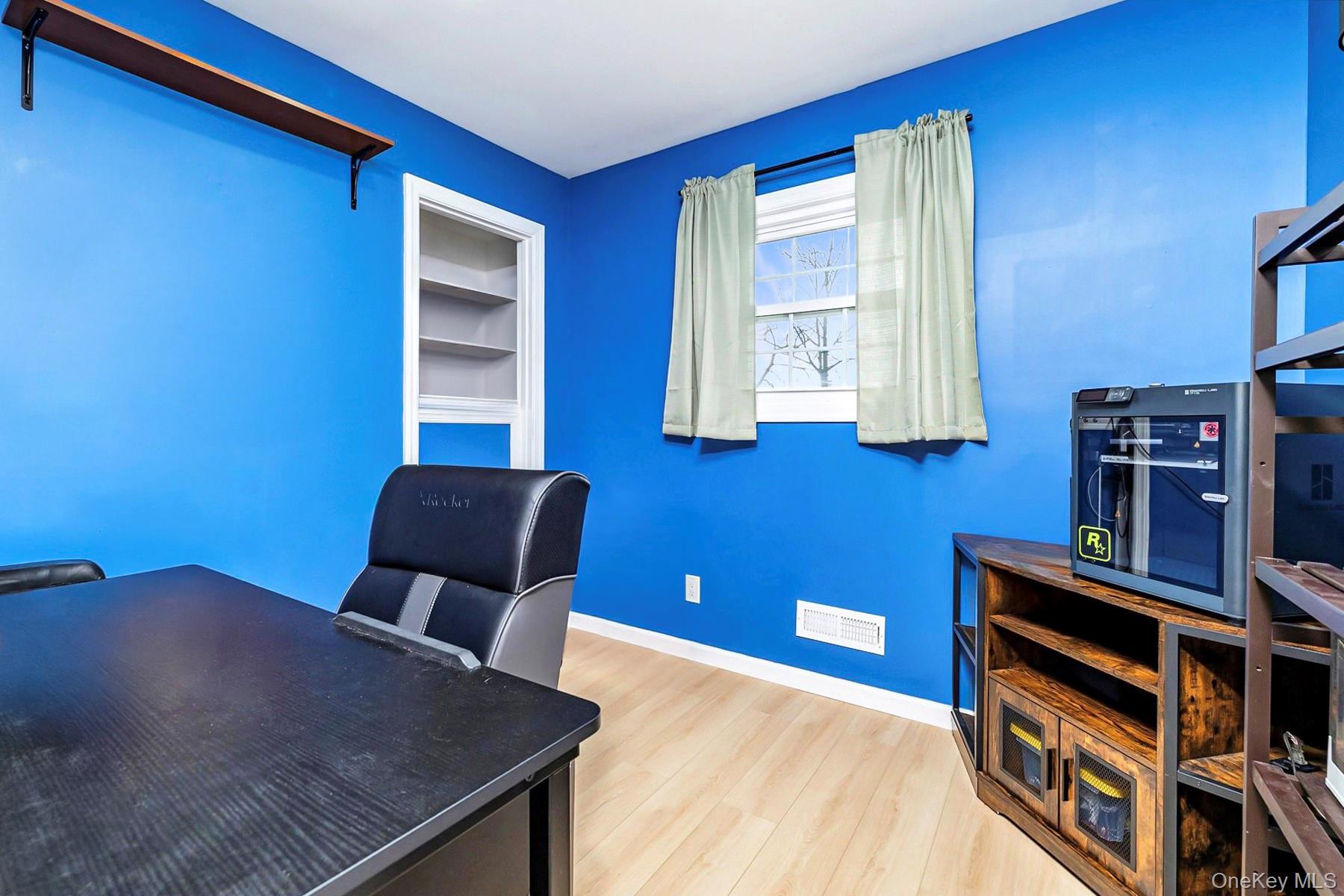 #12 photo, 312 W 20th Street, सफ़ोक काउंटी Deer Park , NY 11729