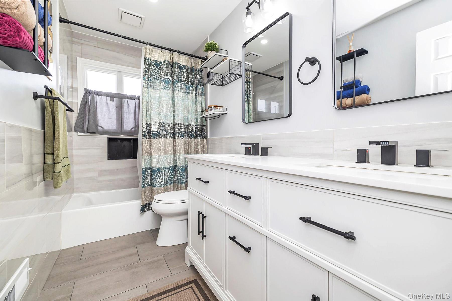 #13 photo, 312 W 20th Street, सफ़ोक काउंटी Deer Park , NY 11729