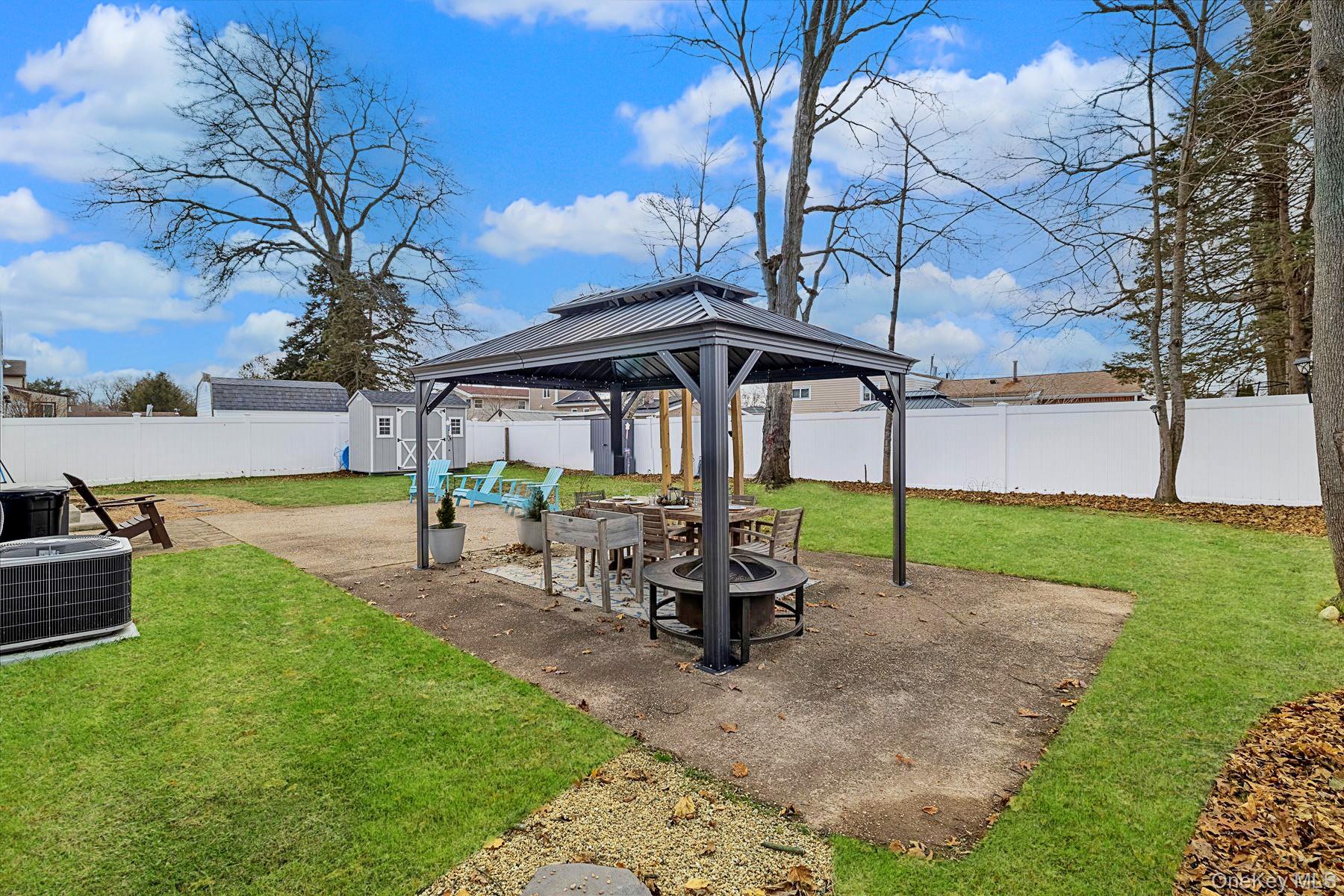 #17 photo, 312 W 20th Street, सफ़ोक काउंटी Deer Park , NY 11729