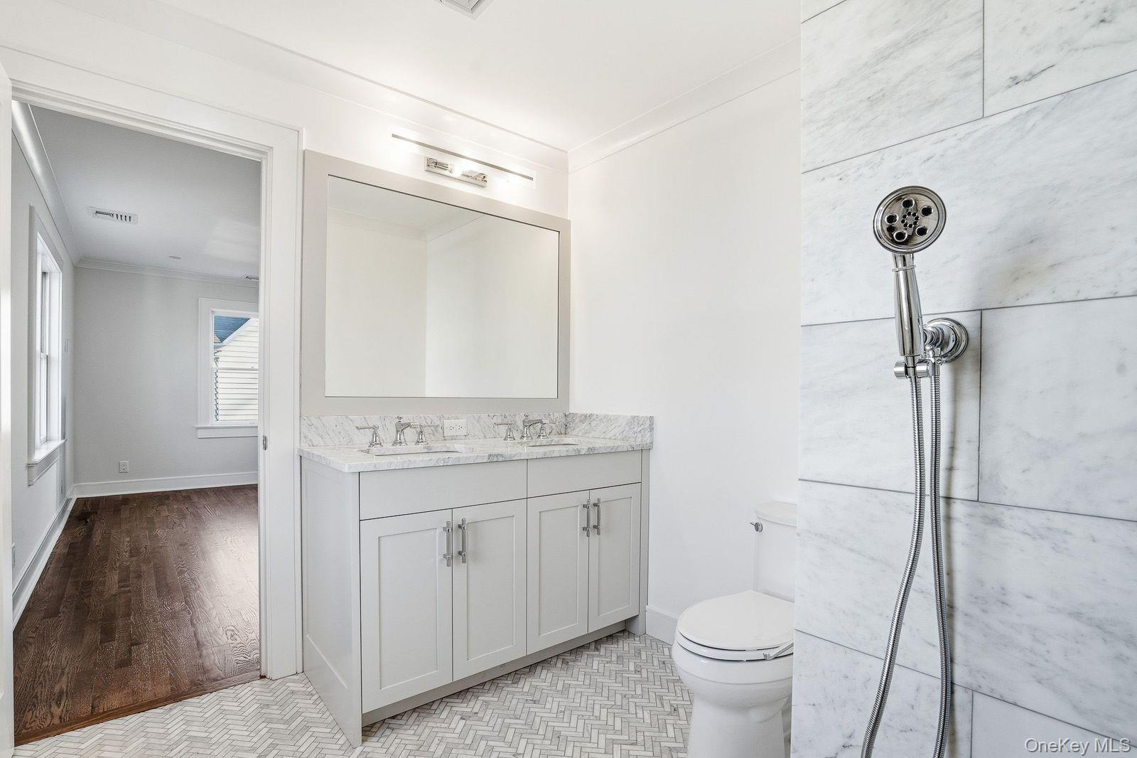 #18 photo, 71 Henry Avenue, 뉴욕주 Harrison , NY 10528