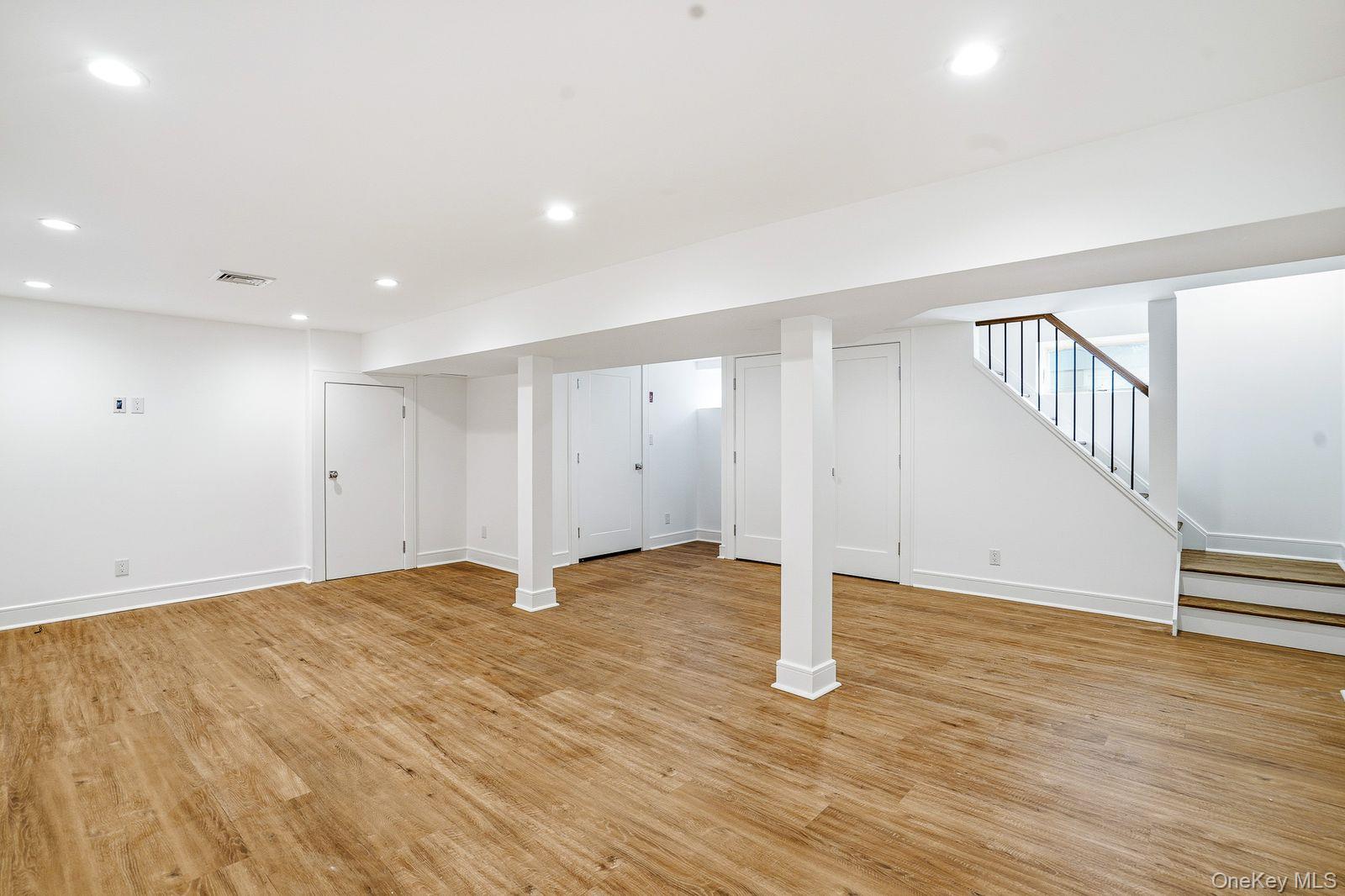 #14 photo, 71 Henry Avenue, 뉴욕주 Harrison , NY 10528