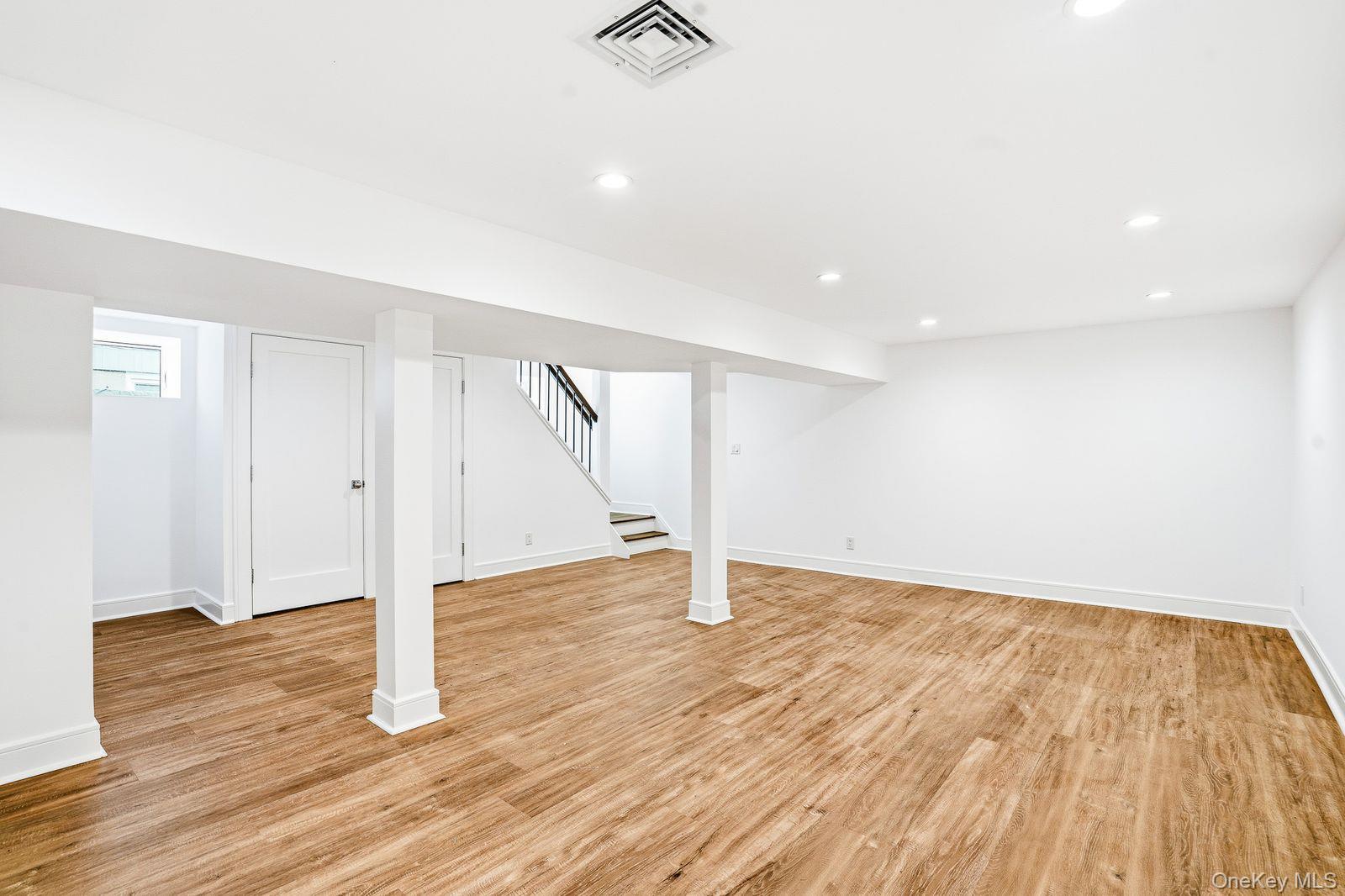 #15 photo, 71 Henry Avenue, 뉴욕주 Harrison , NY 10528