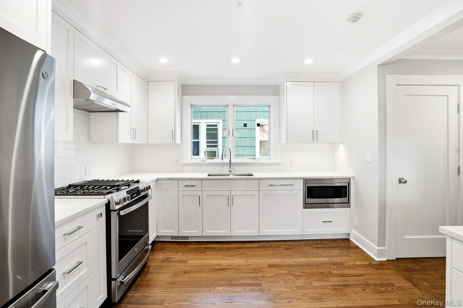 #2 photo, 71 Henry Avenue, 뉴욕주 Harrison , NY 10528