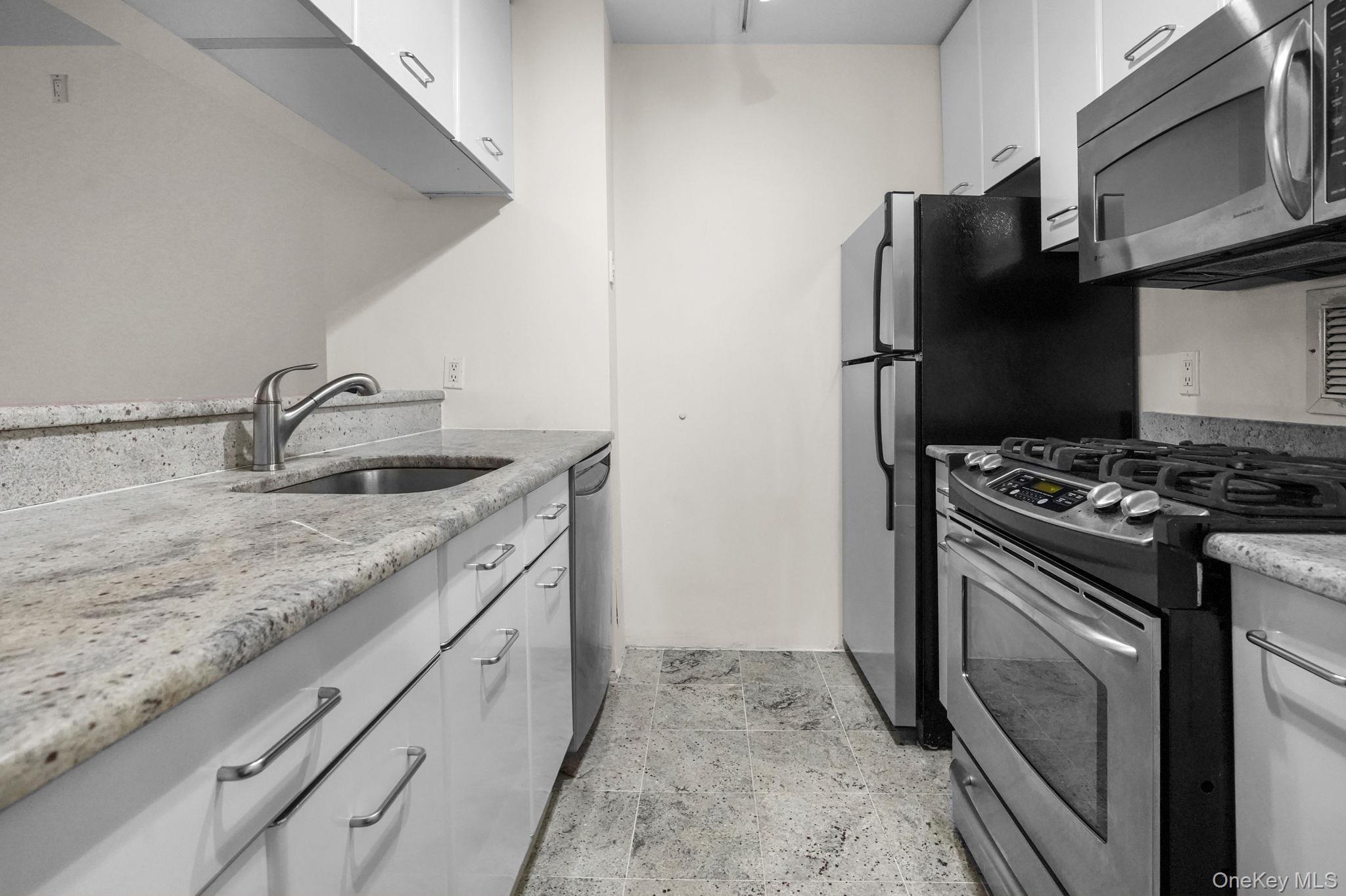 #14 photo, 4 Martine Avenue, White Plains , NY 10606