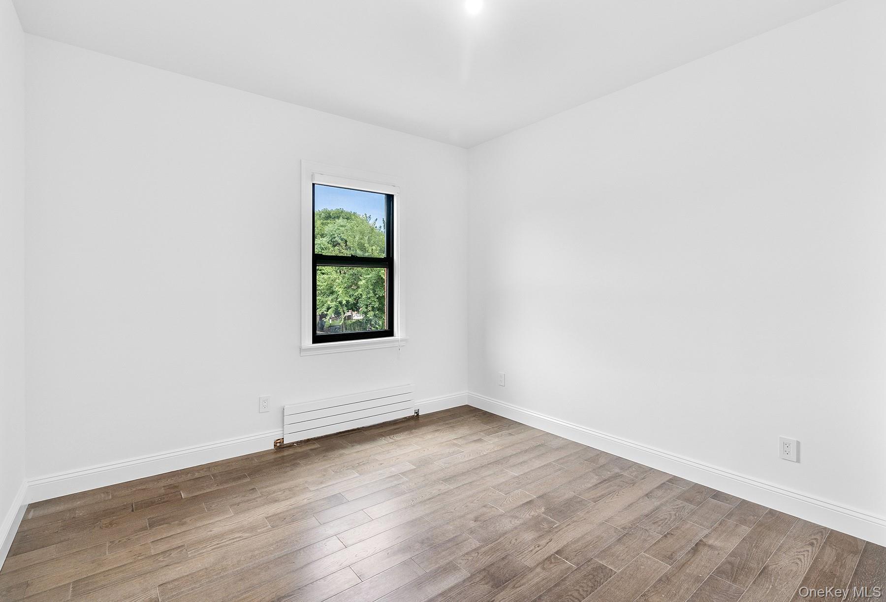 #8 photo, 206-208 Main Street, 纽约州 Beacon , NY 12508