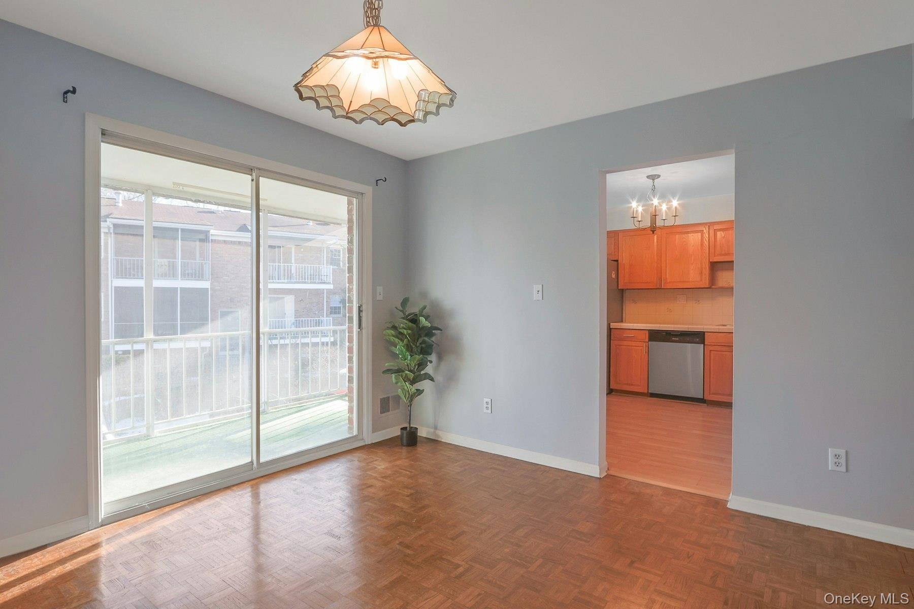 #7 photo, 102 Yorkshire Drive, Suffern , NY 10901