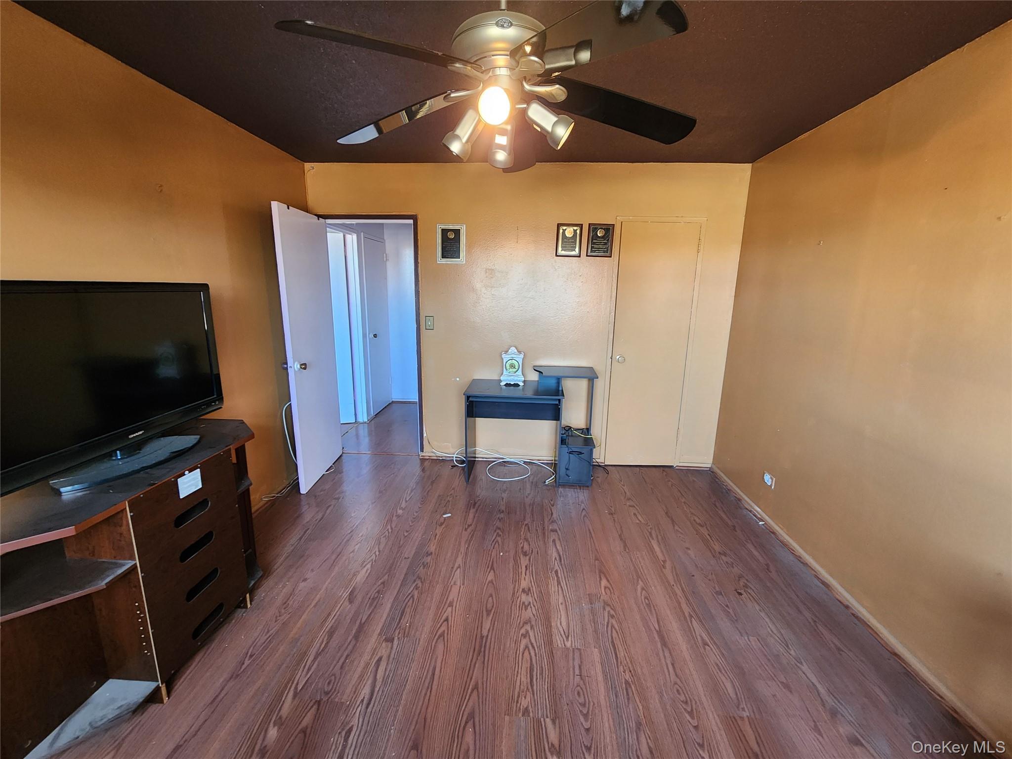 #8 photo, 1966 Newbold Avenue, 브롱크스 Bronx , NY 10472