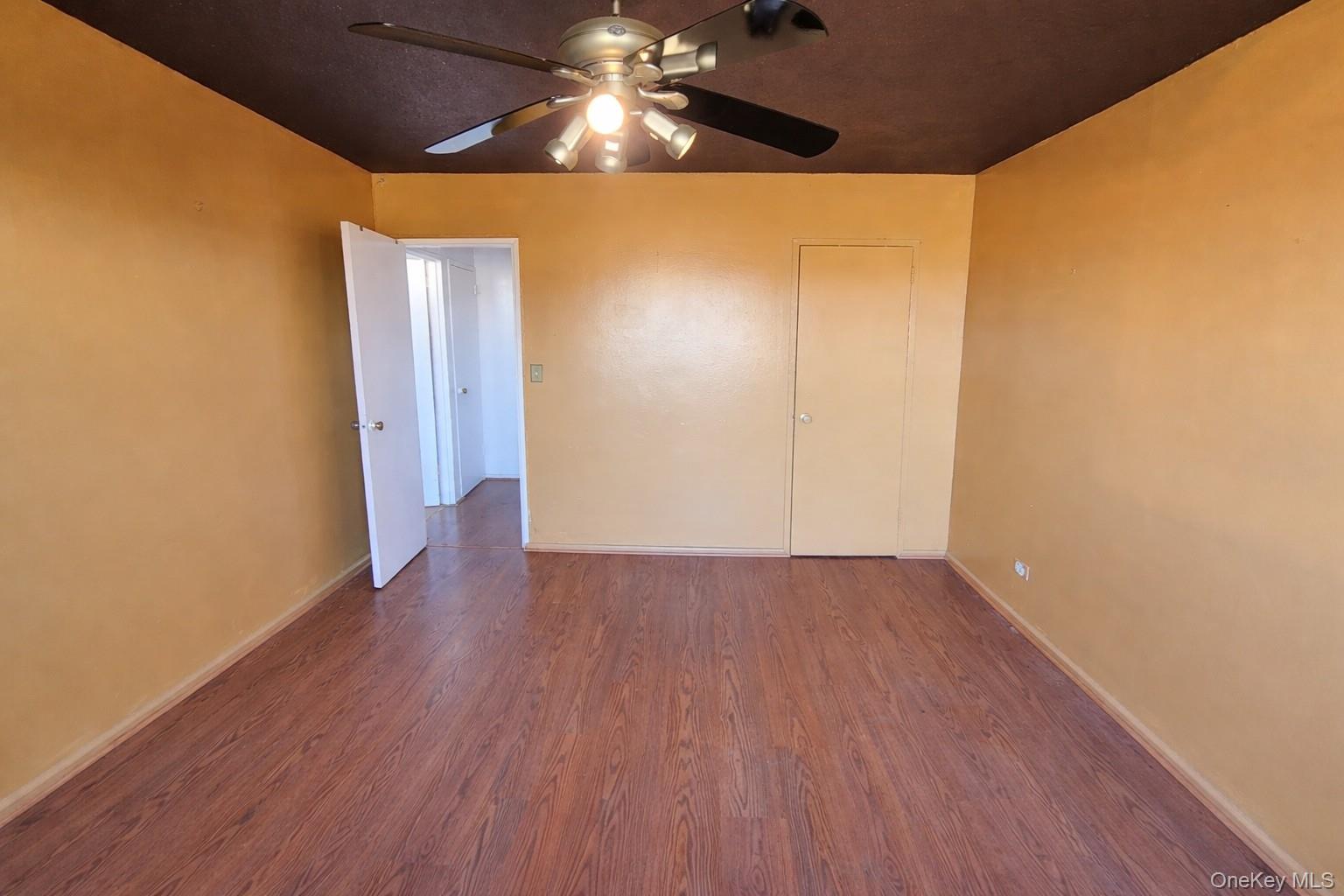 #9 photo, 1966 Newbold Avenue, 브롱크스 Bronx , NY 10472