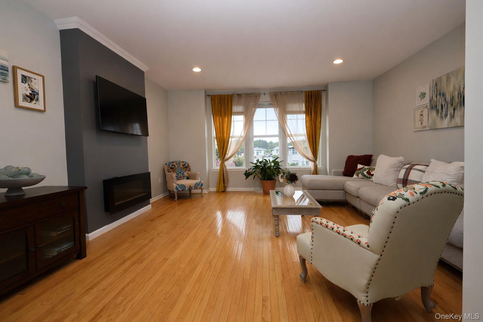 #7 photo, 1210 Hawthorn Way, New Windsor , NY 12553