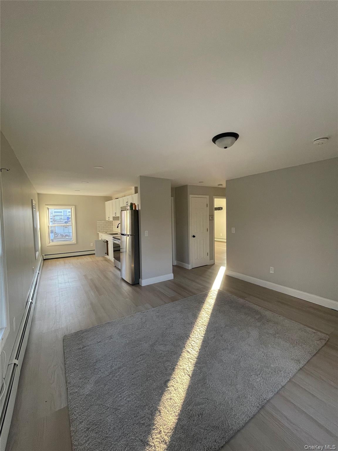 #1 photo, 14 Eastman Terrace, 뉴욕주 Poughkeepsie , NY 12601