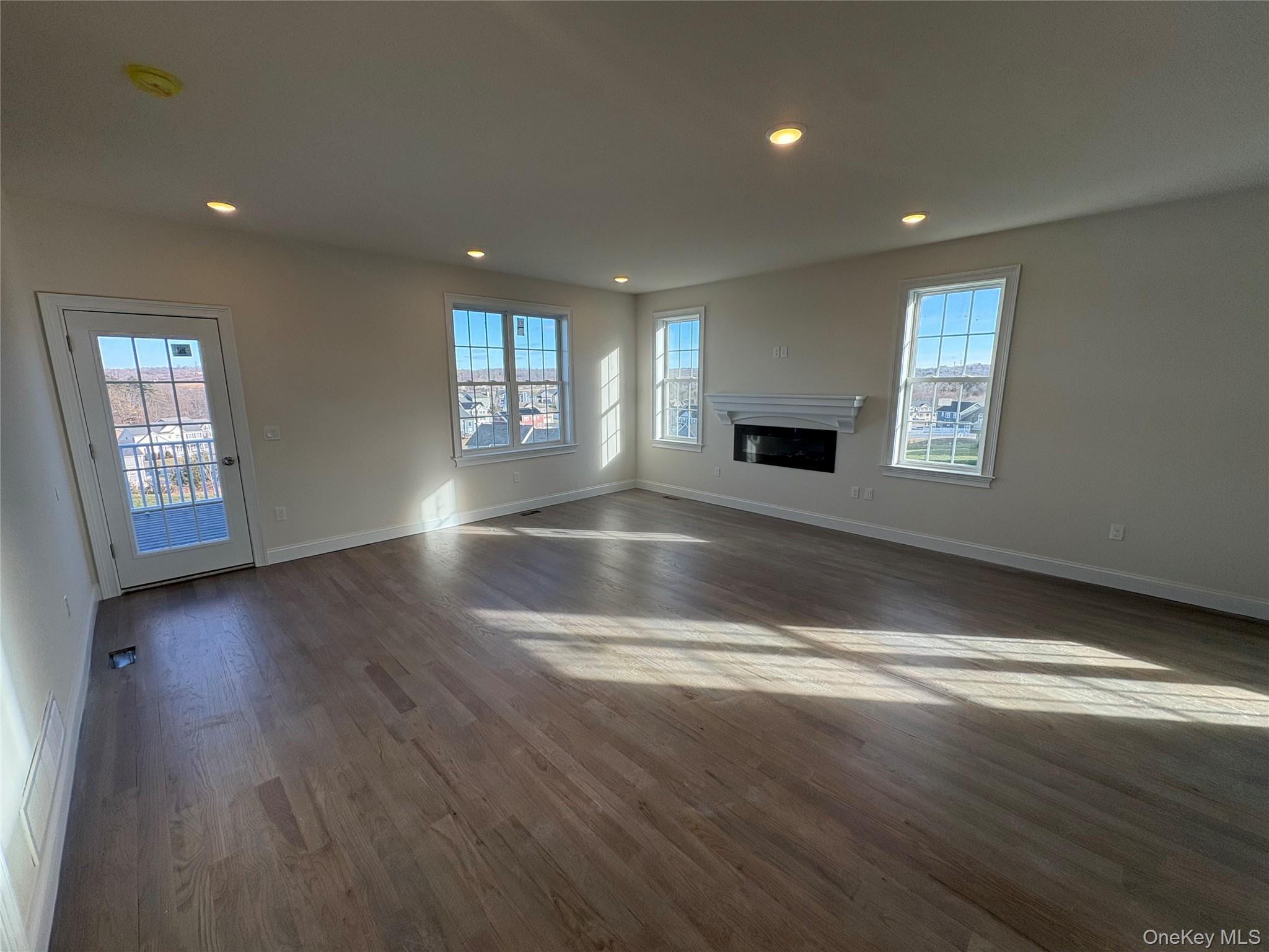 #3 photo, 34 Dartmouth Drive, Poughkeepsie , NY 12603