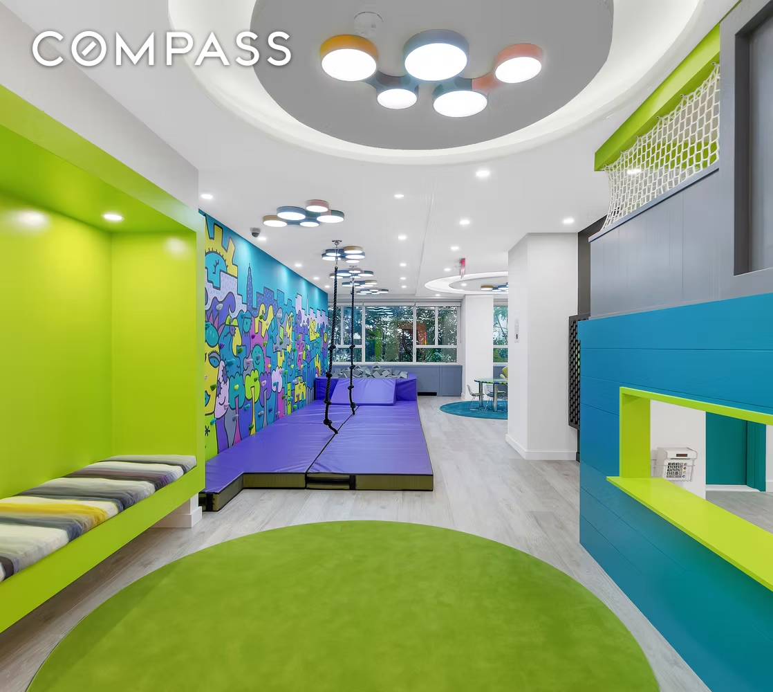 #16 photo, 200 E 66th Street, Lenox Hill , NY 10065