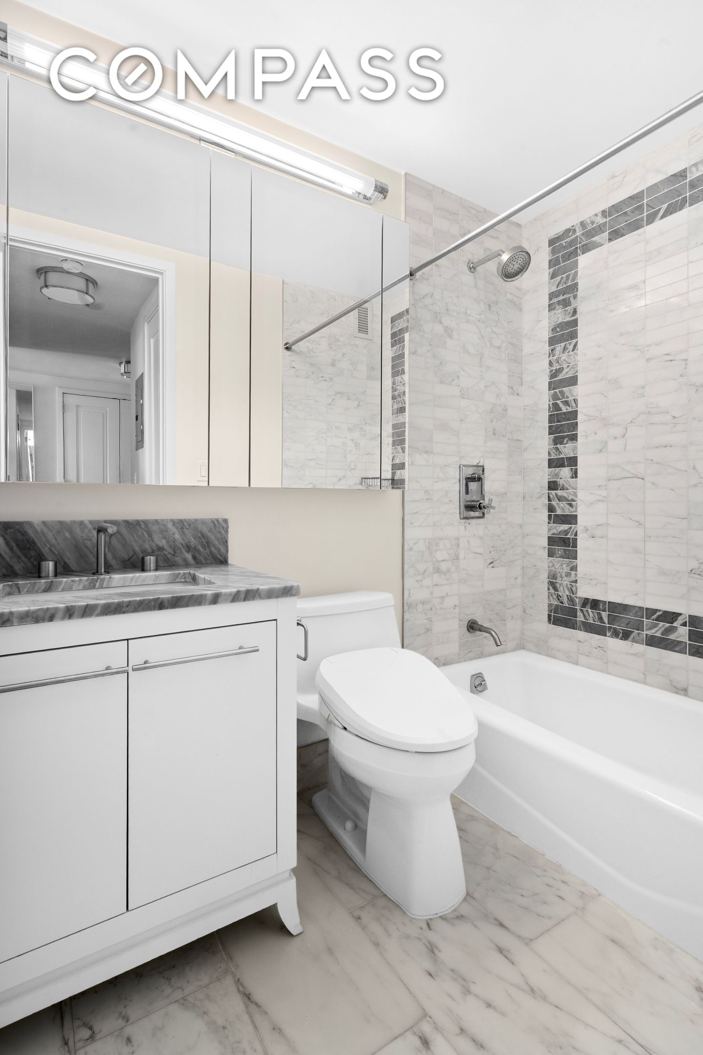 #8 photo, 200 E 94th Street, Upper East Side , NY 10128