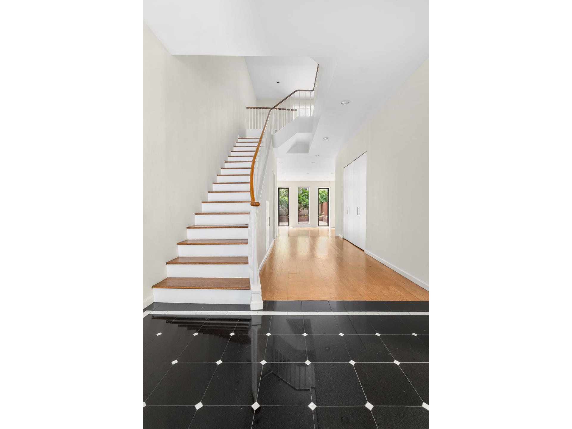 #3 photo, 232 E 67TH Street, Lenox Hill , NY 10065