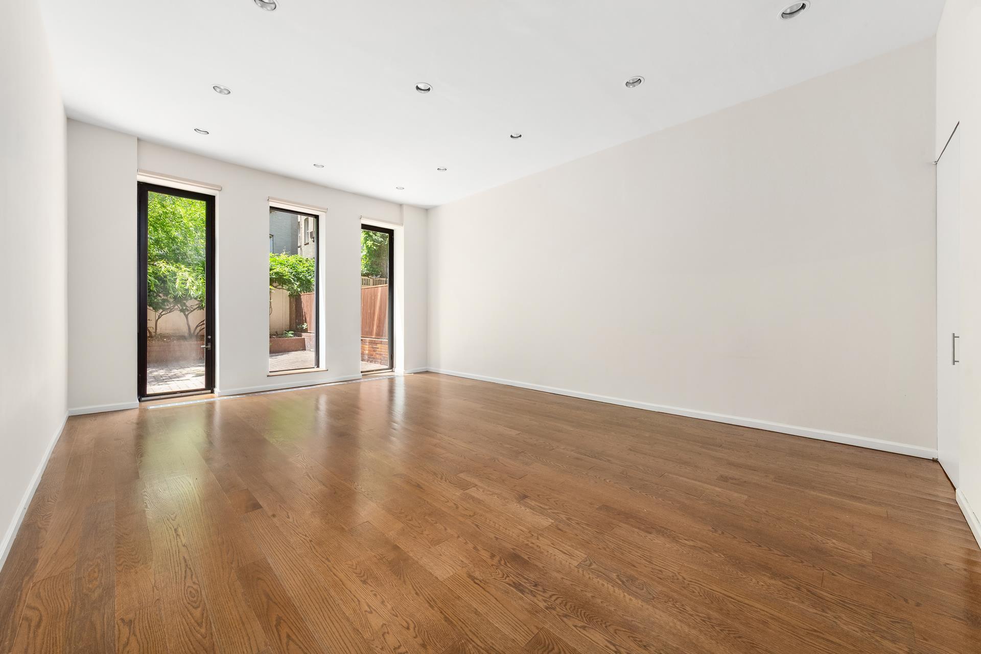 #4 photo, 232 E 67TH Street, Lenox Hill , NY 10065