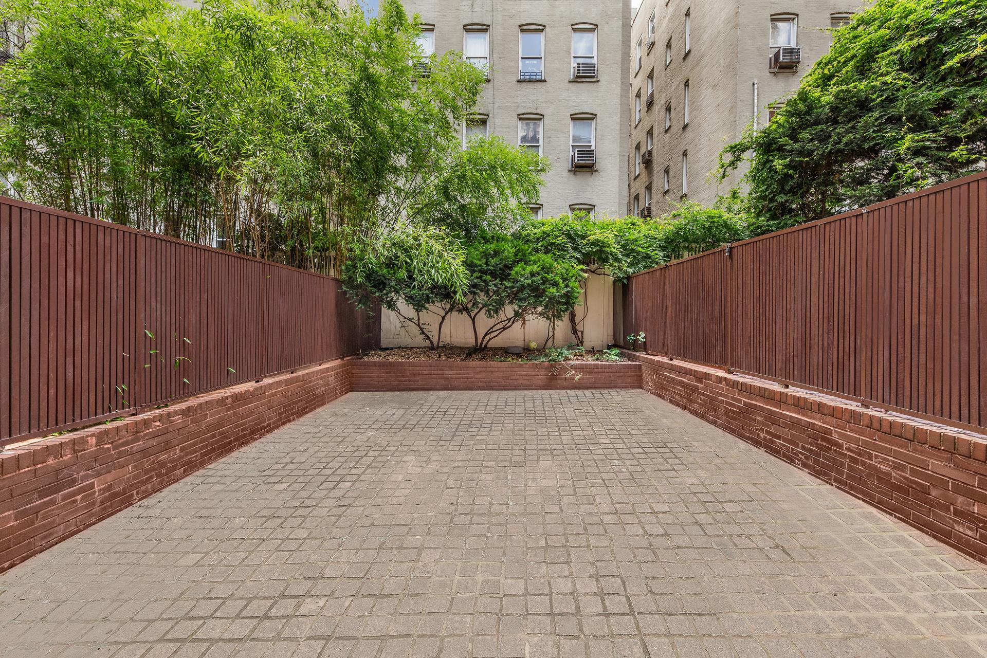 #9 photo, 232 E 67TH Street, Lenox Hill , NY 10065