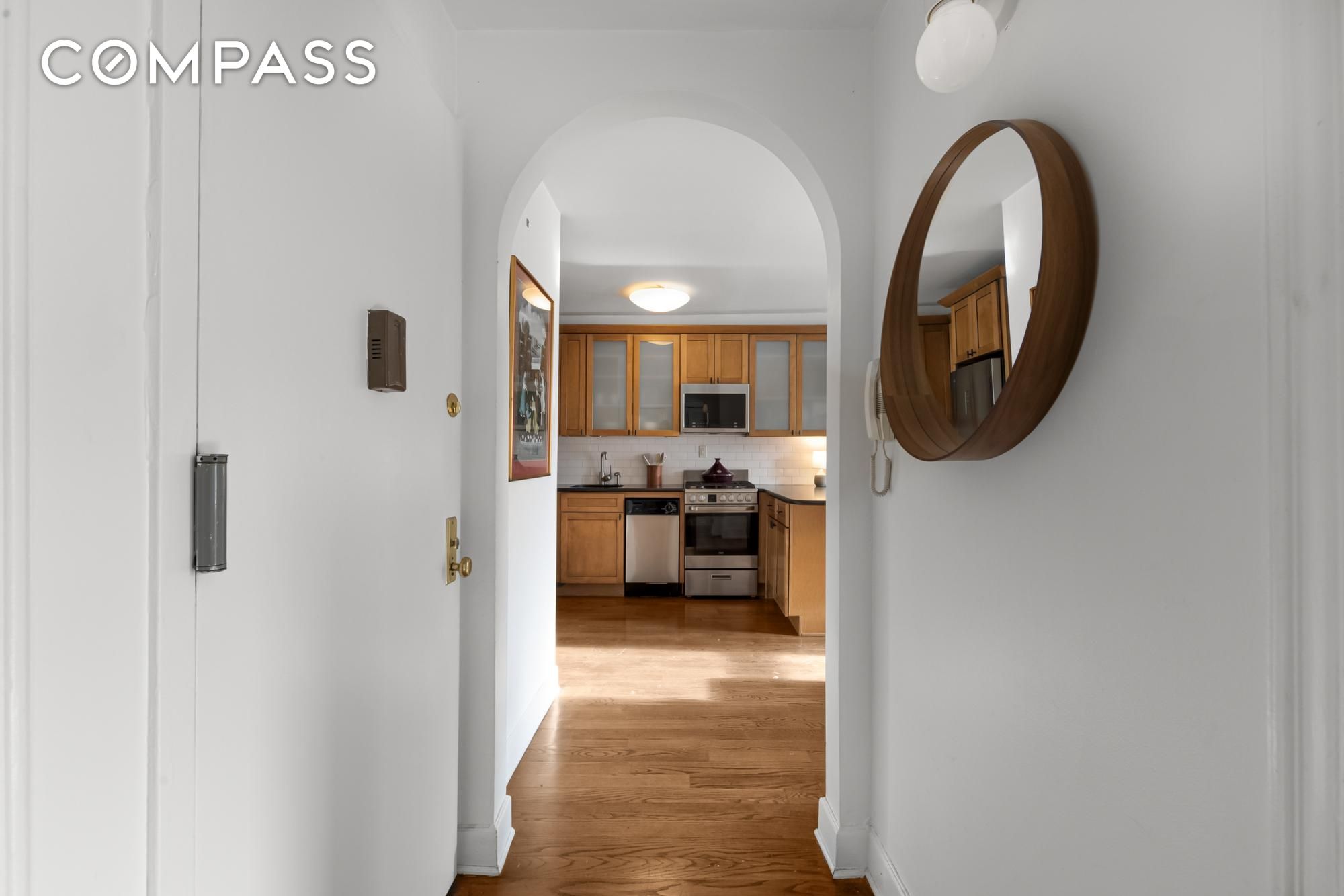 #11 photo, 504 E 6th Street, Манхэттен ‖ East Village , NY 10009