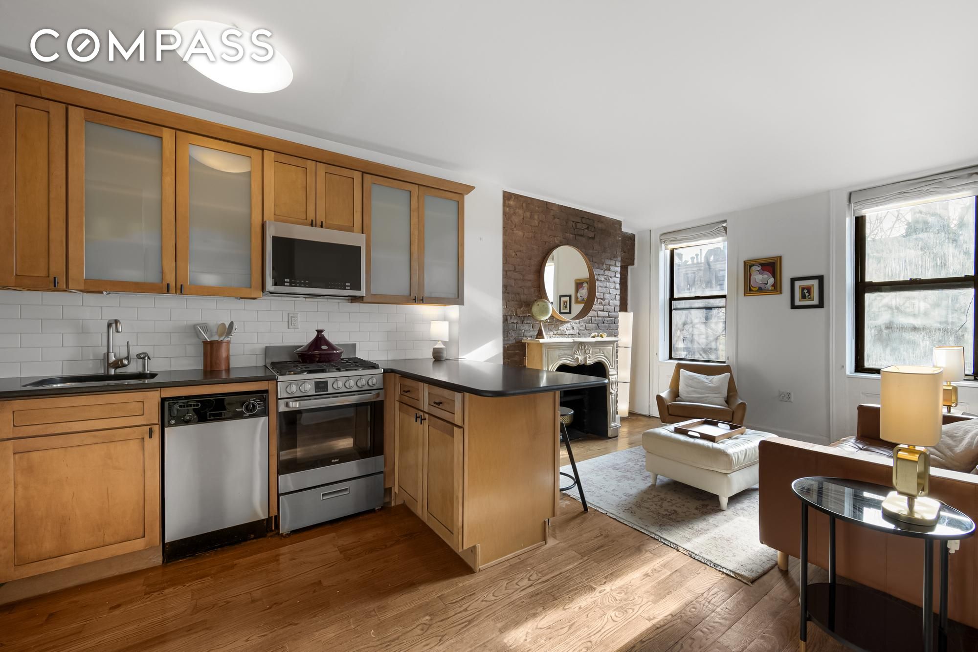 #8 photo, 504 E 6th Street, Манхэттен ‖ East Village , NY 10009