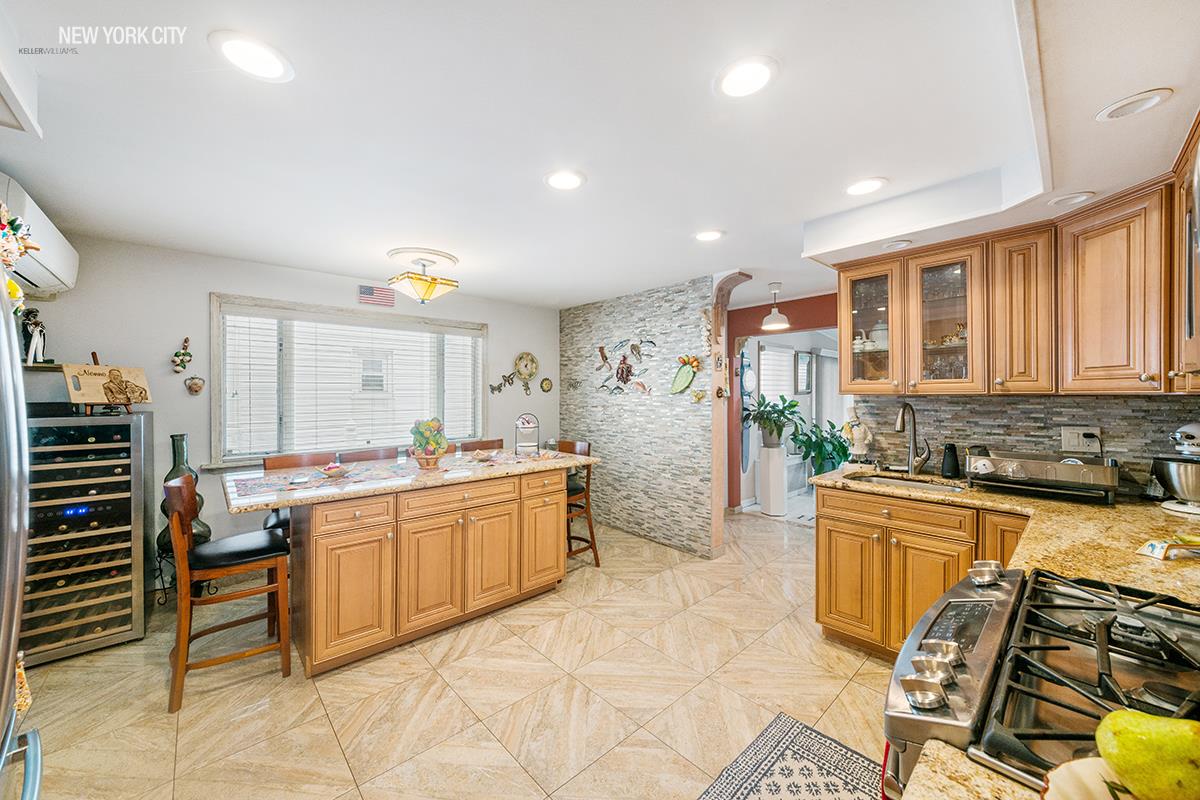 #4 photo, 2044 W 8th Street, Gravesend , NY 11223