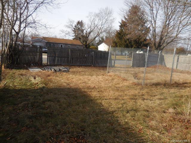 #10 photo, 2 Hollow Street, Bellport , NY 11713