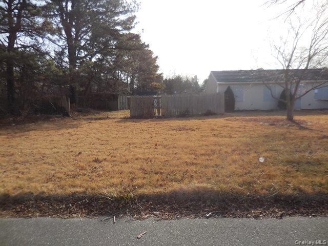 #12 photo, 2 Hollow Street, Bellport , NY 11713