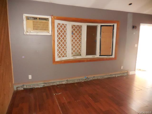 #14 photo, 2 Hollow Street, Bellport , NY 11713