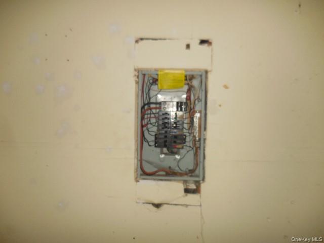 #20 photo, 2 Hollow Street, Bellport , NY 11713