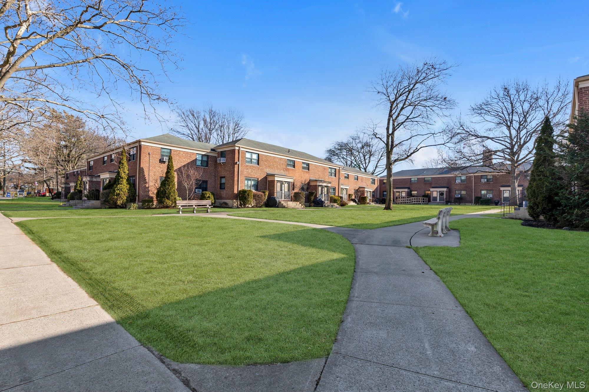 #13 photo, 220-32 73rd Avenue, Куинс ‖ Bayside , NY 11364