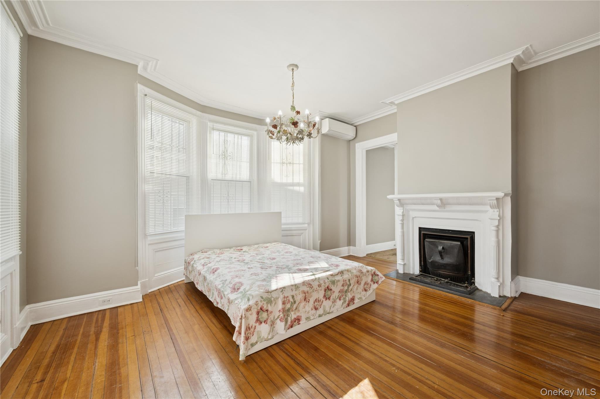 #9 photo, 84-21 120 Street, कुईंस Richmond Hill , NY 11418