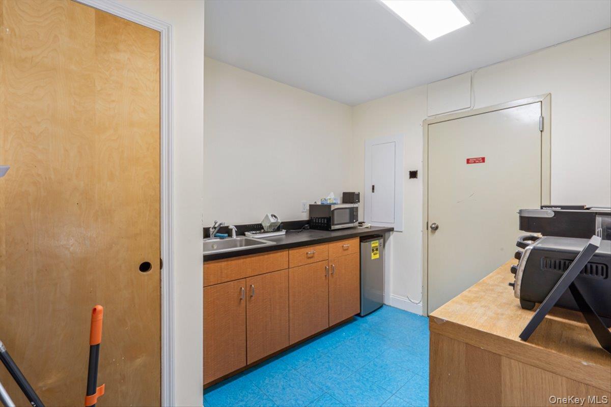 #14 photo, 62-48 Mt Olivet Crescent, Куинс ‖ Middle Village , NY 11379