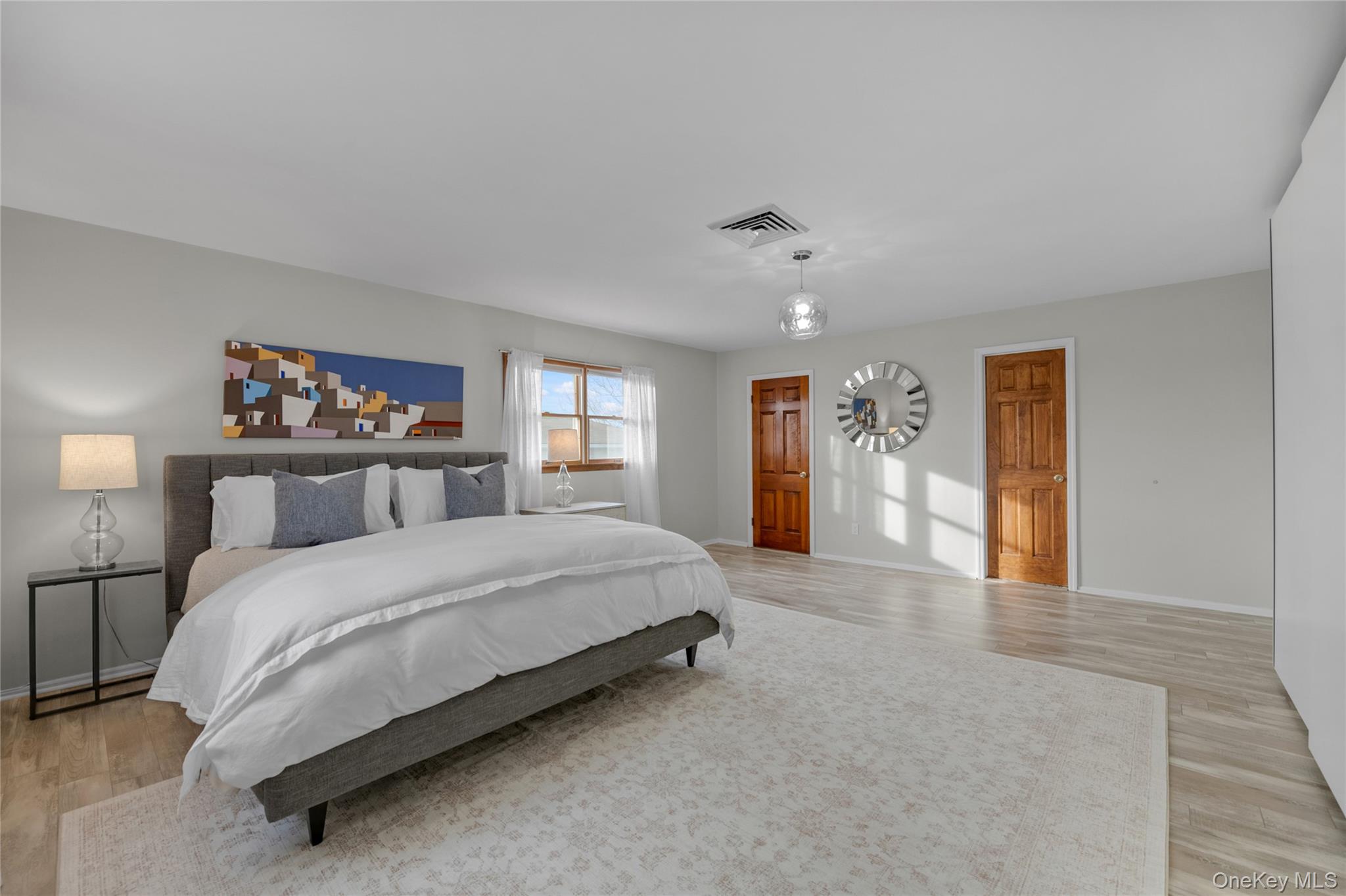 #16 photo, 29 3rd Avenue, Port Washington , NY 11050