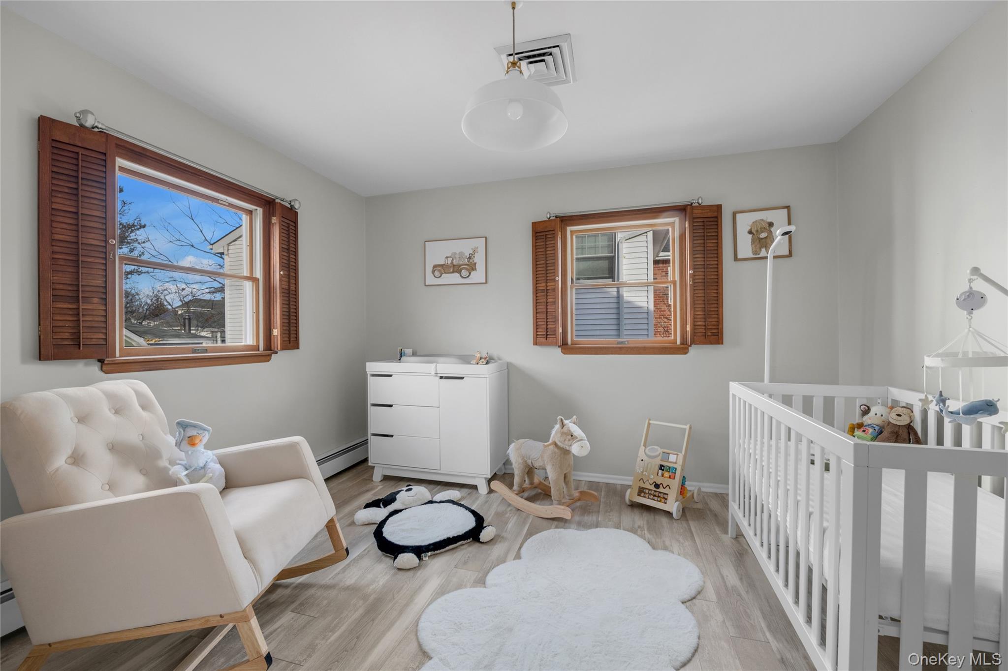 #19 photo, 29 3rd Avenue, Port Washington , NY 11050