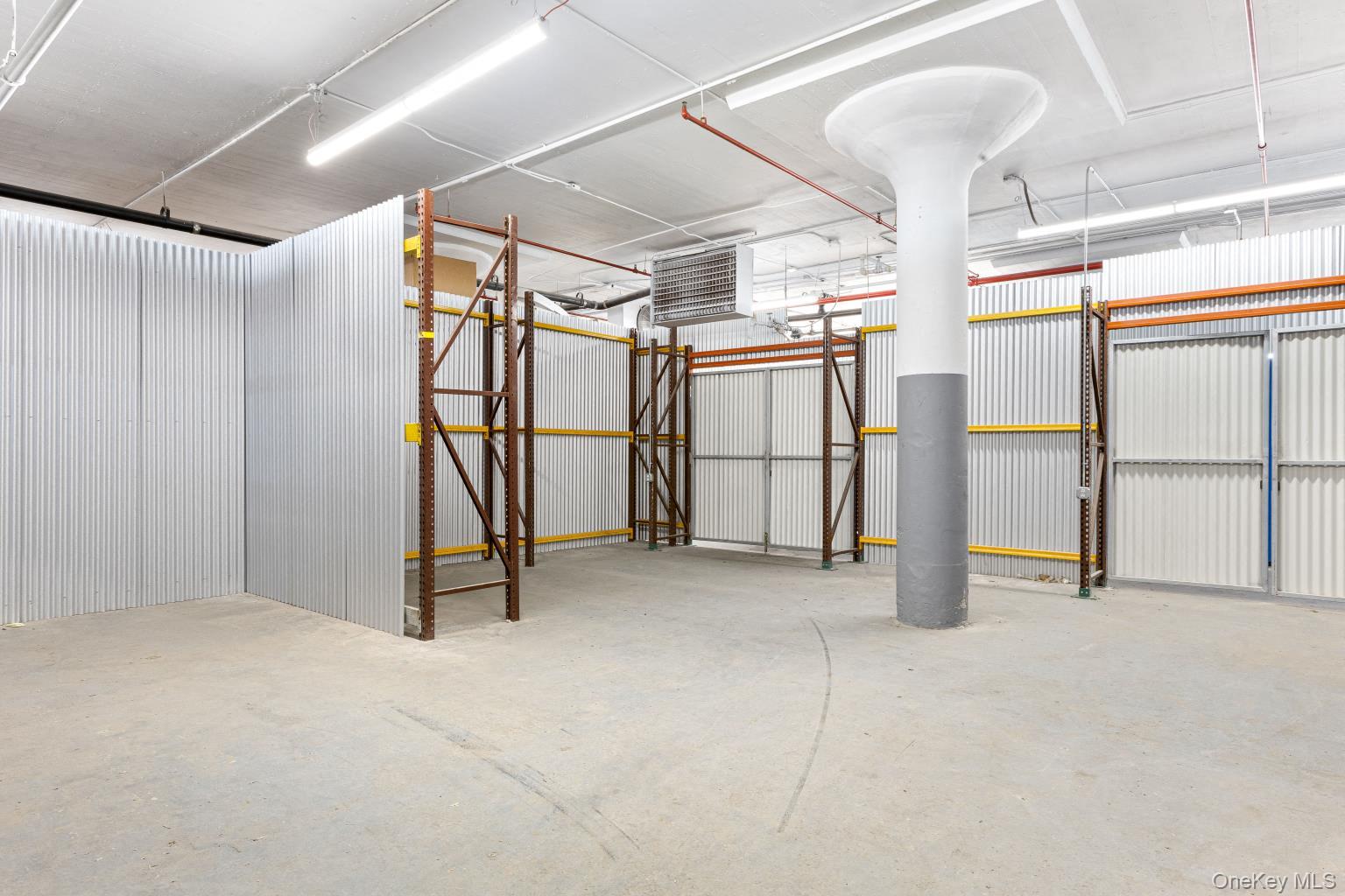 #3 photo, 5900 Decatur, Ridgewood , NY 11385