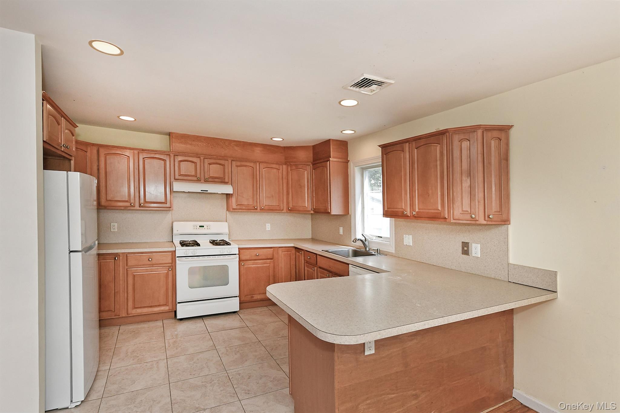 #8 photo, 16 Inwood Road, מחוז נסאו Port Washington , NY 11050