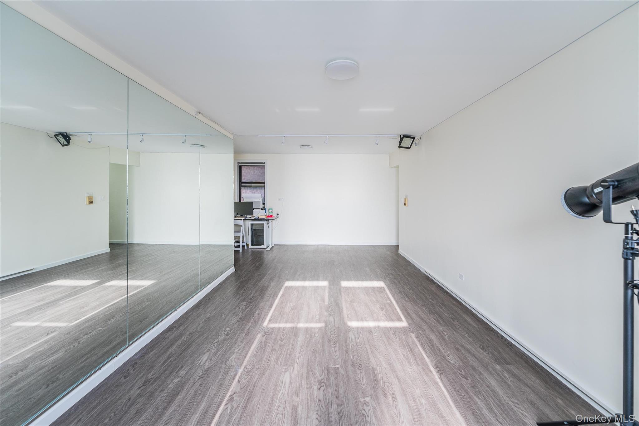 #11 photo, 143-36 Barclay Avenue, कुईंस Flushing , NY 11355