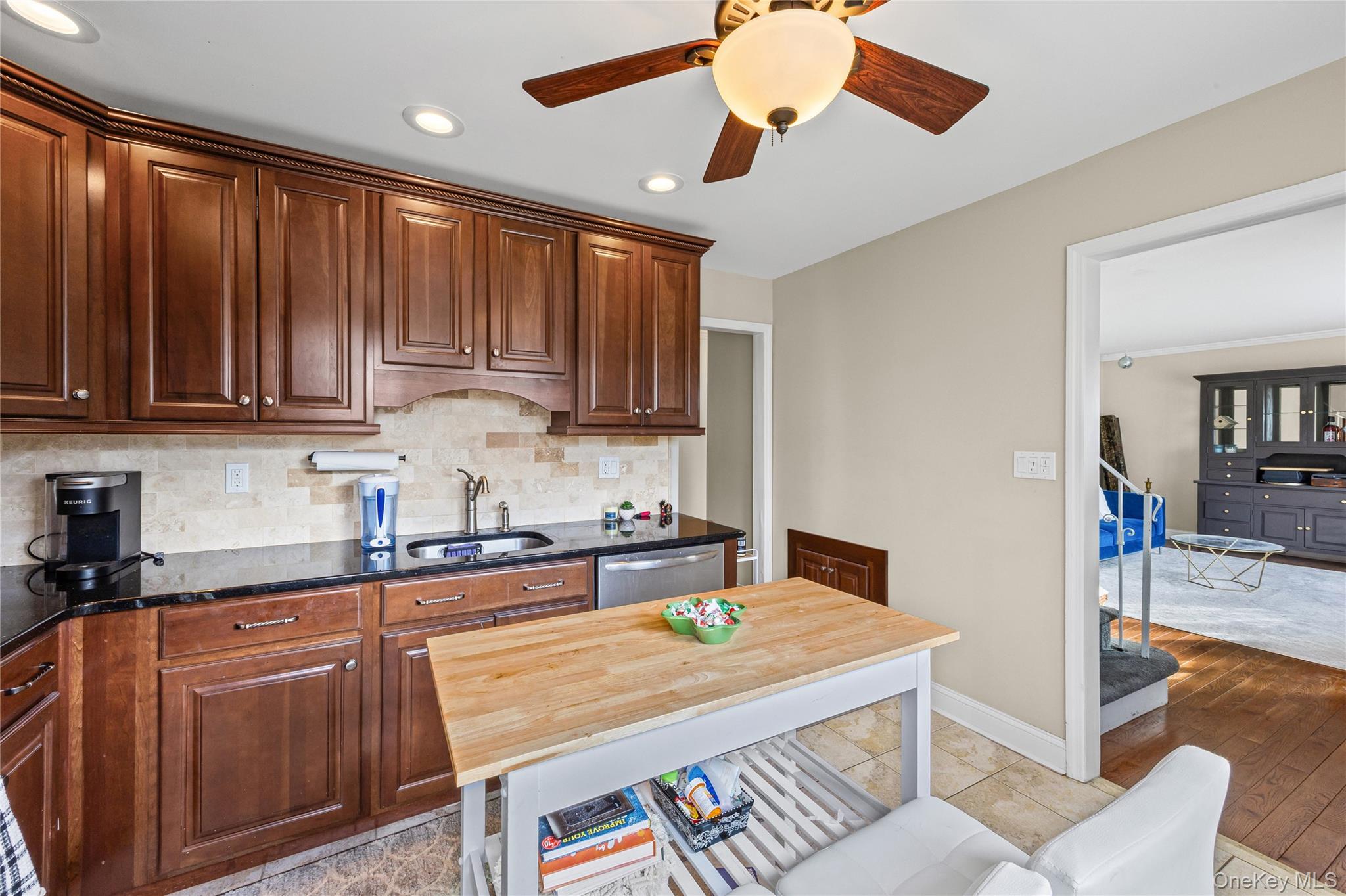 #6 photo, 3285 Neptune Avenue, नासाउ काउंटी Oceanside , NY 11572