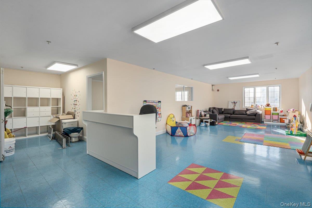 #8 photo, 62-48 Mt Olivet Crescent, Куинс ‖ Middle Village , NY 11379