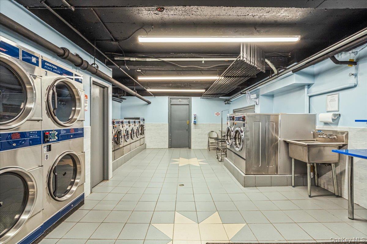 #12 photo, 67-35 Yellowstone Blvd, Куинс ‖ Forest Hills , NY 11375