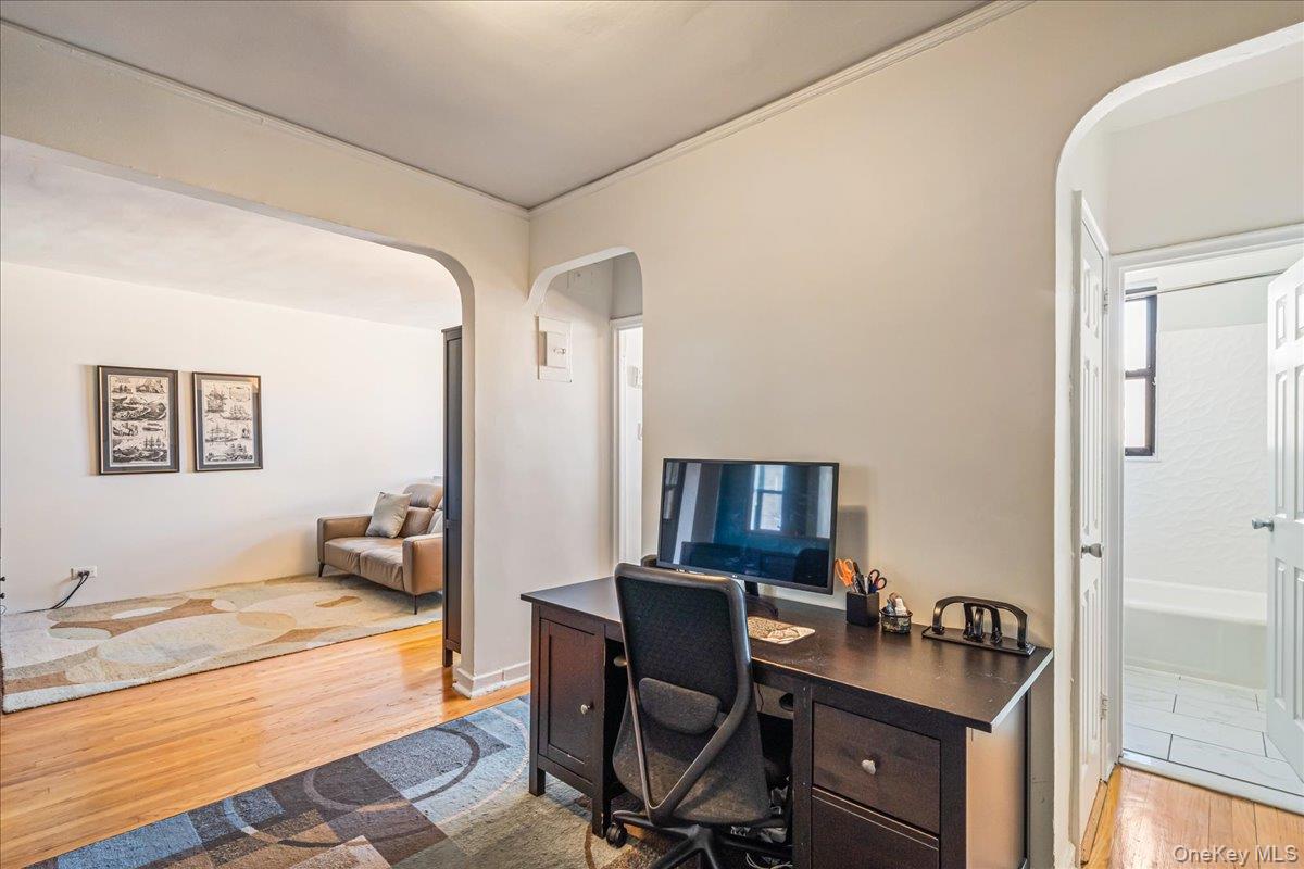 #5 photo, 67-35 Yellowstone Blvd, Куинс ‖ Forest Hills , NY 11375