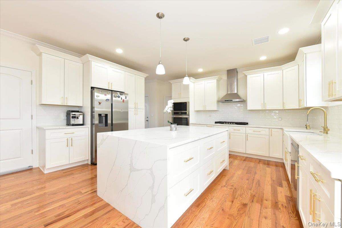 #13 photo, 551 Grand Avenue, 东长岛 Lindenhurst , NY 11757