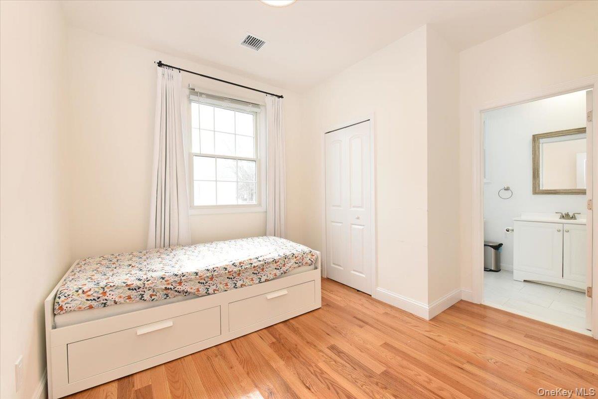 #20 photo, 551 Grand Avenue, 东长岛 Lindenhurst , NY 11757