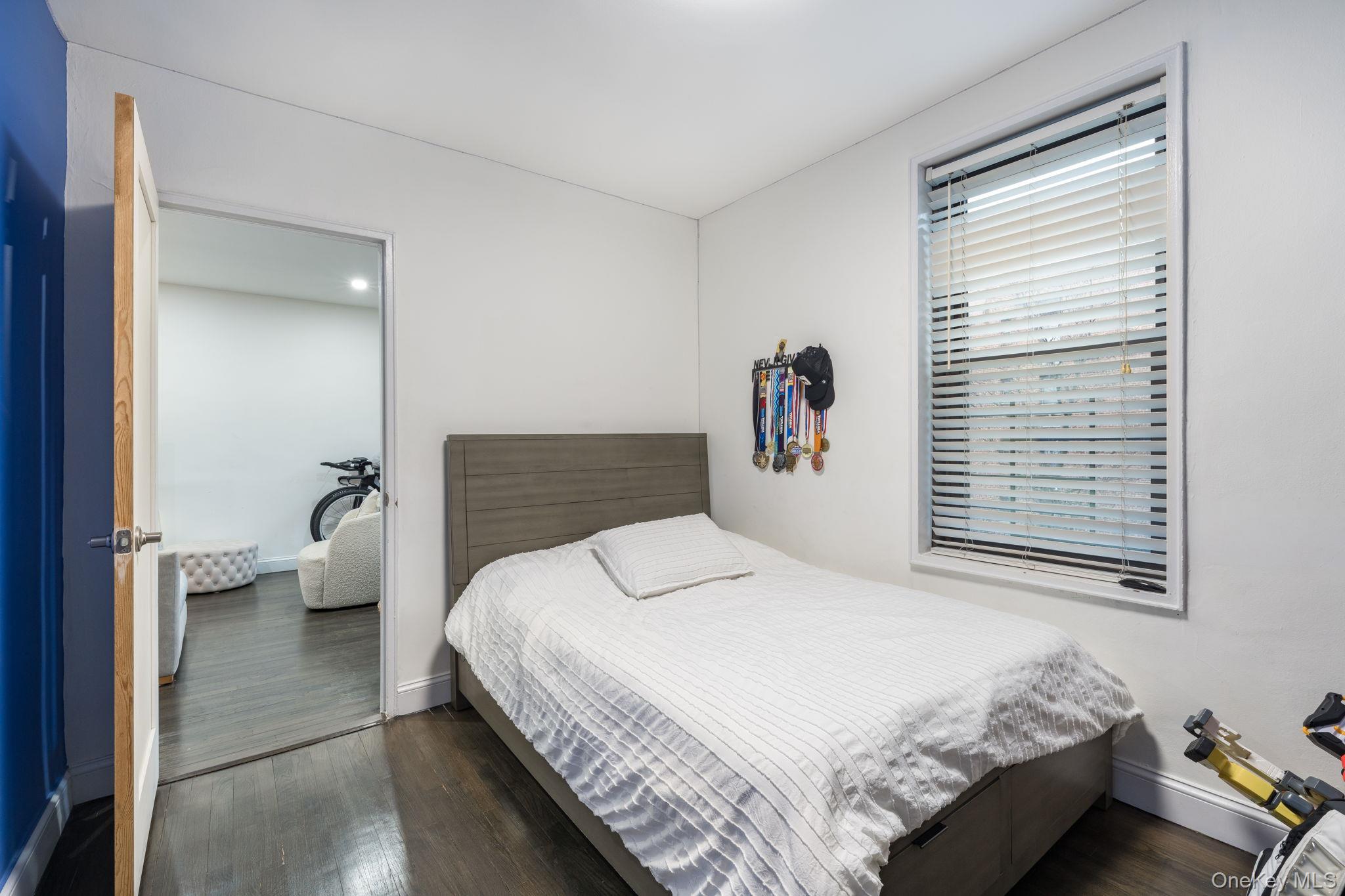 #14 photo, 84-01 Main Street, קווינס Briarwood , NY 11435