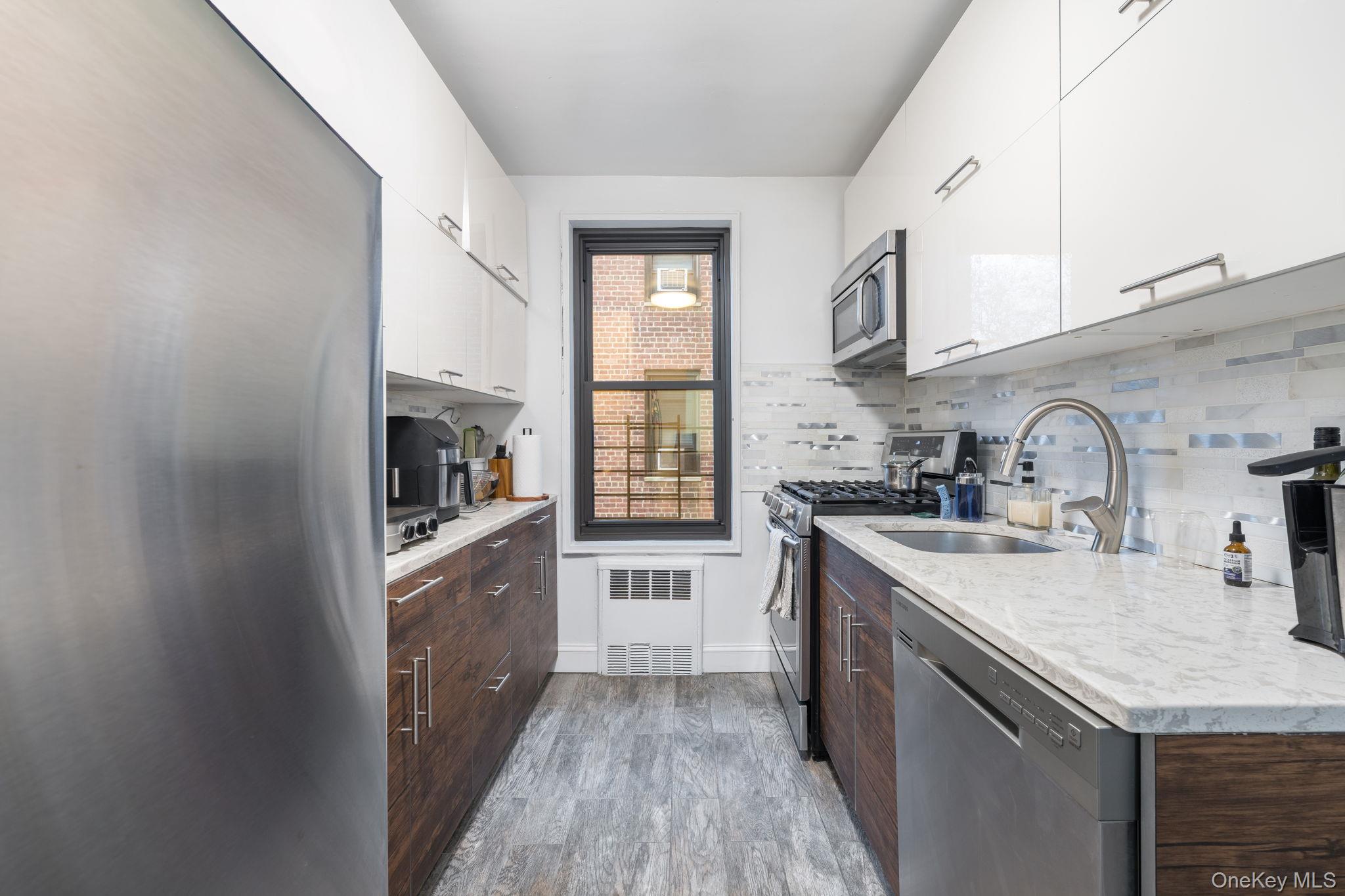 #6 photo, 84-01 Main Street, קווינס Briarwood , NY 11435