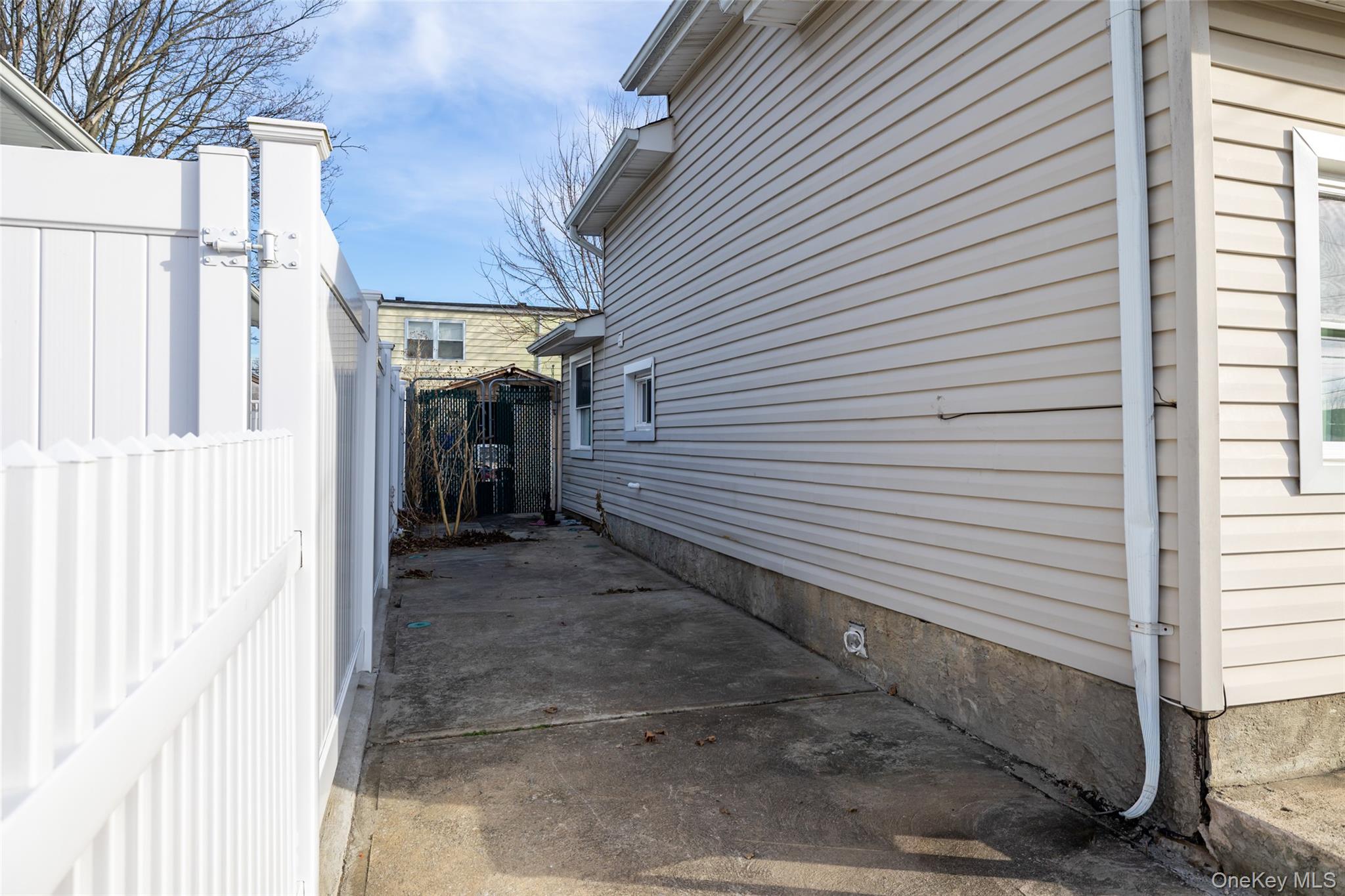 #20 photo, 255 Evans Avenue, नासाउ काउंटी Elmont , NY 11003