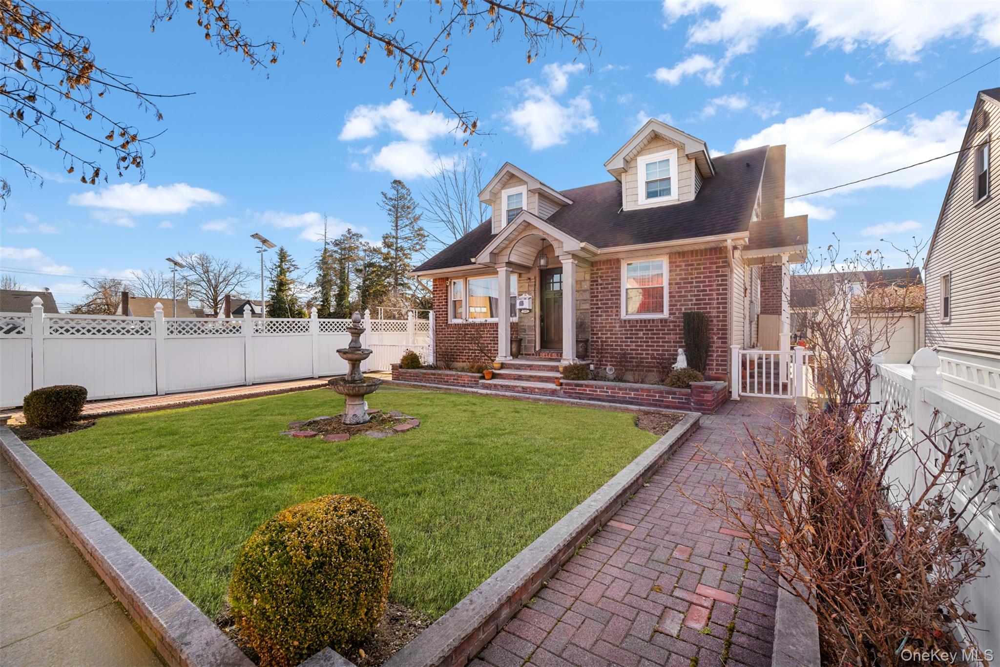 #3 photo, 215 Rudolf Road, מחוז נסאו Mineola , NY 11501