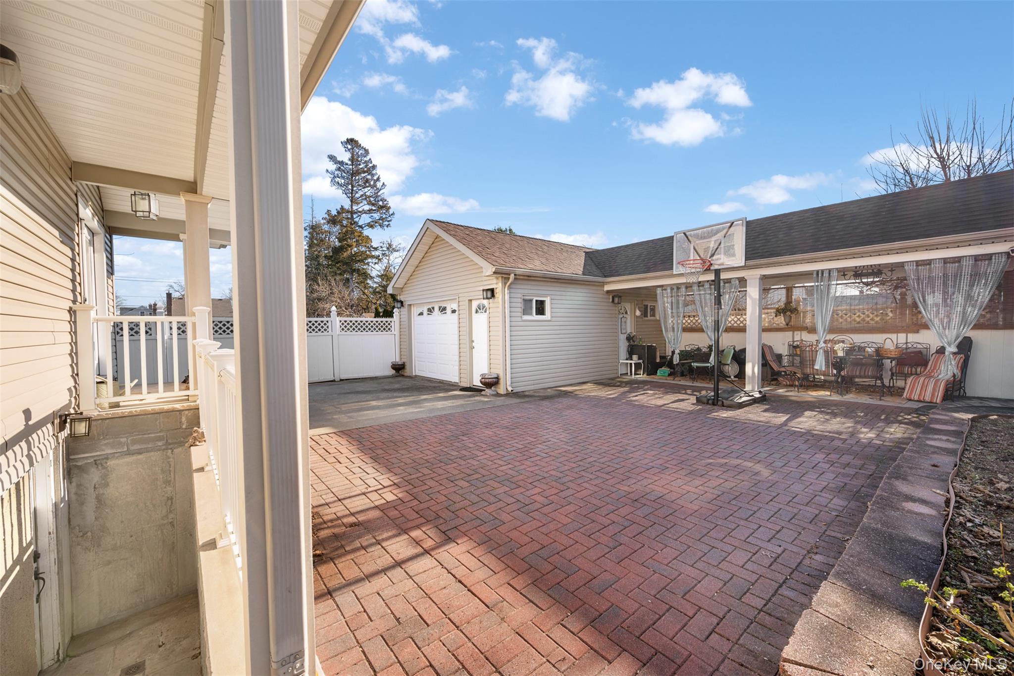 #5 photo, 215 Rudolf Road, מחוז נסאו Mineola , NY 11501