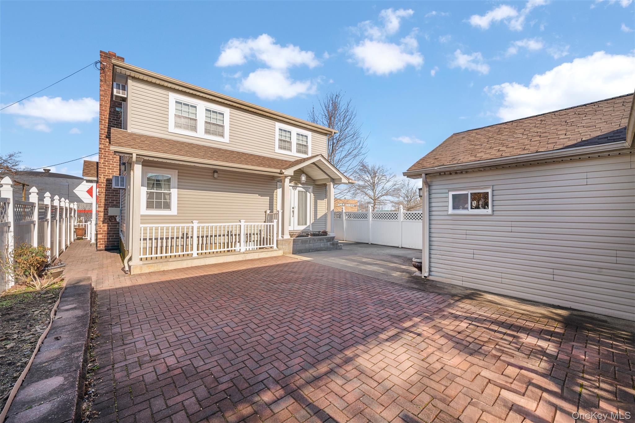 #6 photo, 215 Rudolf Road, מחוז נסאו Mineola , NY 11501